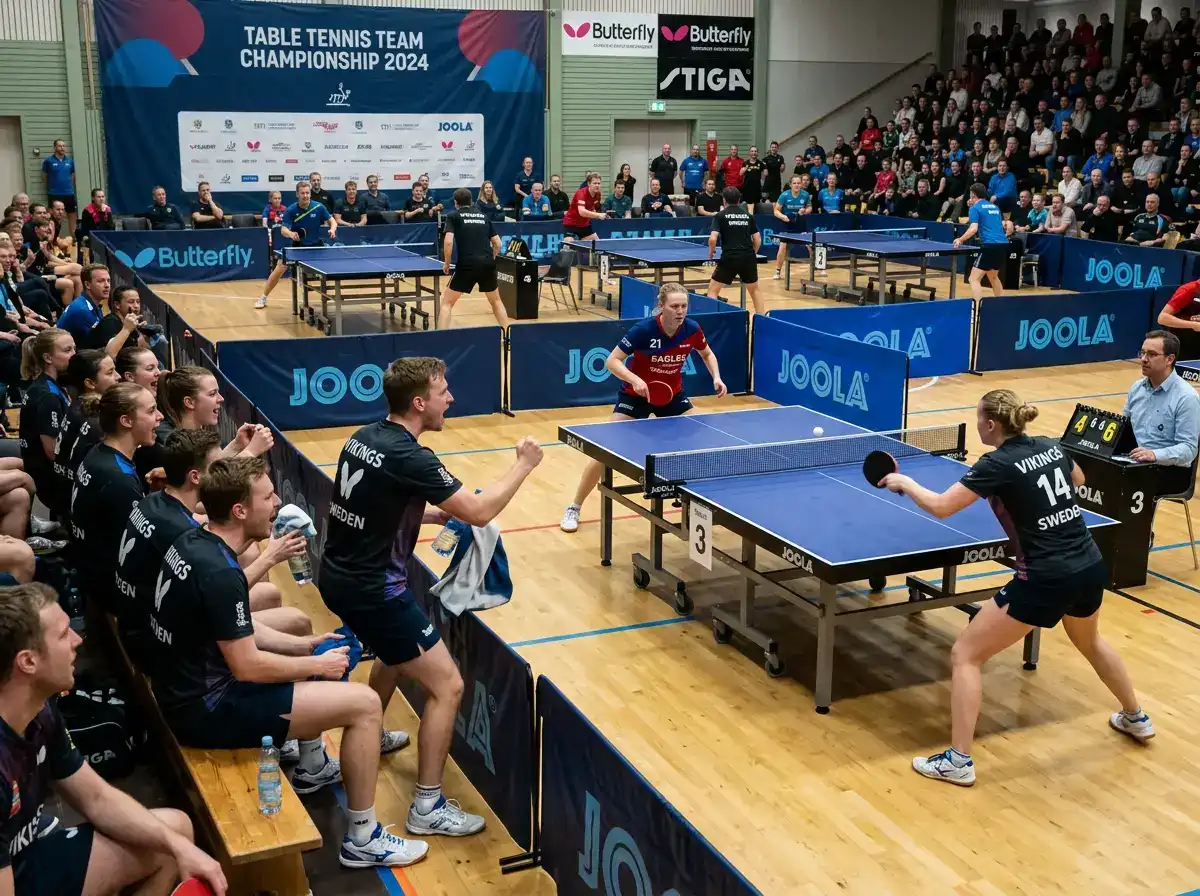 Tischtennis-Mannschaft beim Teamwettbewerb mit Spielern an mehreren Tischen